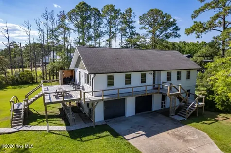 102 Crows Nest Street Oriental NC 28571