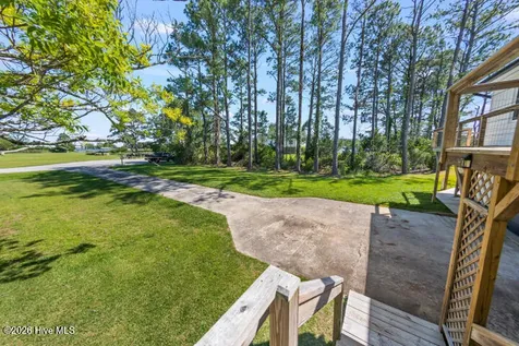 102 Crows Nest Street Oriental NC 28571