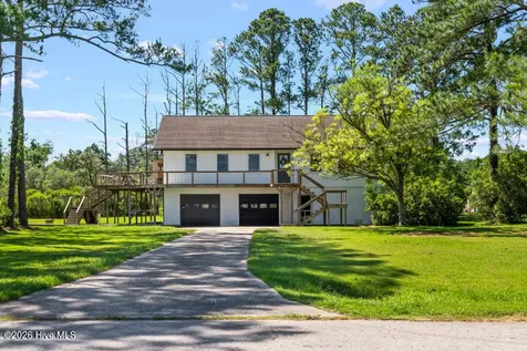 102 Crows Nest Street Oriental NC 28571