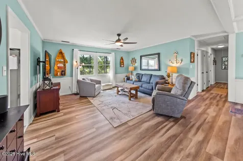 102 Crows Nest Street Oriental NC 28571