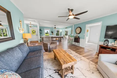 102 Crows Nest Street Oriental NC 28571