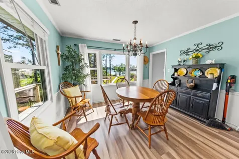 102 Crows Nest Street Oriental NC 28571
