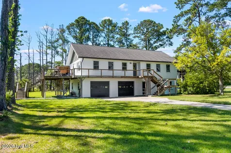 102 Crows Nest Street Oriental NC 28571