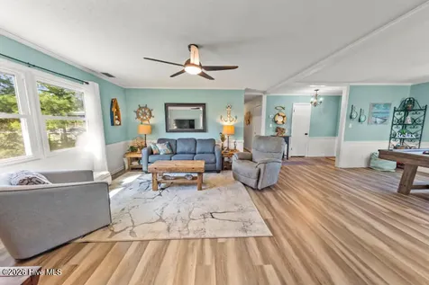 102 Crows Nest Street Oriental NC 28571