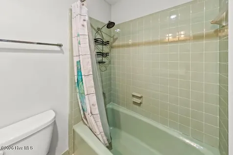102 Crows Nest Street Oriental NC 28571