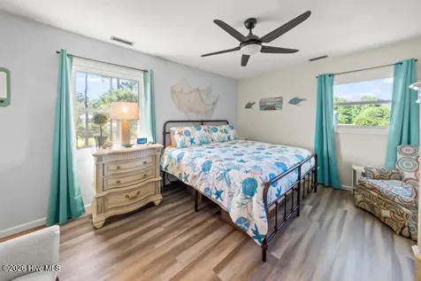 102 Crows Nest Street Oriental NC 28571