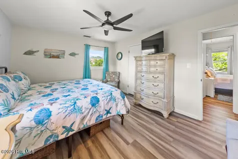 102 Crows Nest Street Oriental NC 28571