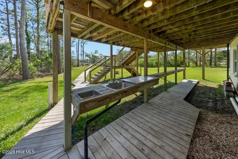 102 Crows Nest Street Oriental NC 28571