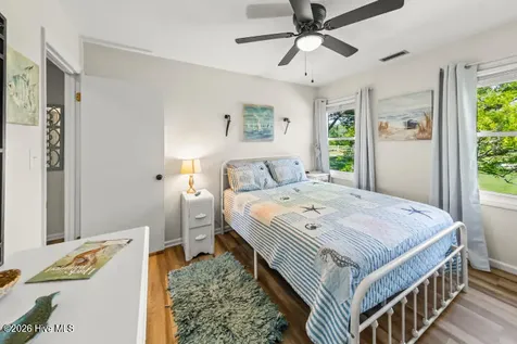 102 Crows Nest Street Oriental NC 28571