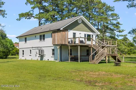 102 Crows Nest Street Oriental NC 28571
