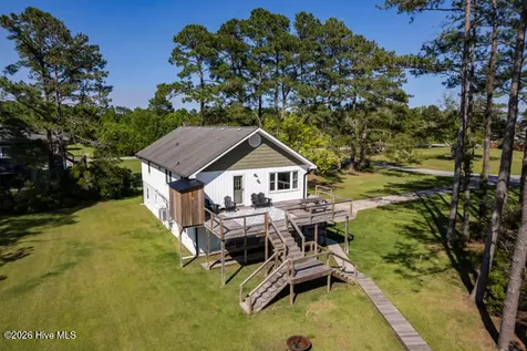 102 Crows Nest Street Oriental NC 28571