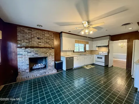 103 Finch Street Clinton NC 28328