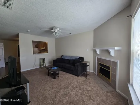 1097 W Pueblo Drive Jacksonville NC 28546