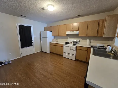 1097 W Pueblo Drive Jacksonville NC 28546