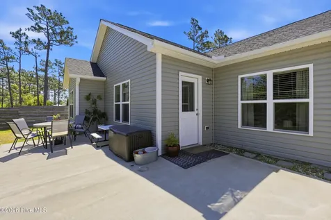 4432 Pinewood Village Drive SE Southport NC 28461