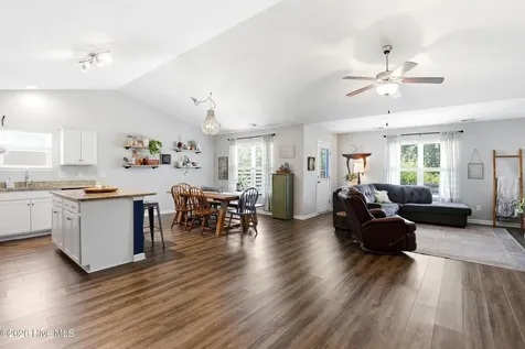 4432 Pinewood Village Drive SE Southport NC 28461