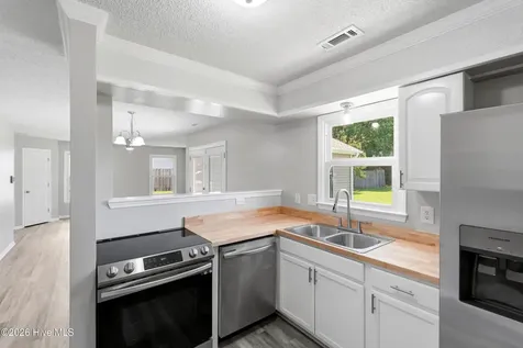 104 Hearthstone Court Jacksonville NC 28546