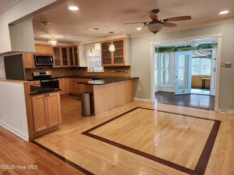 107 S Lakeshore Drive Whispering Pines NC 28327