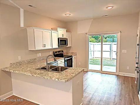 138 Loren Road Hubert NC 28539