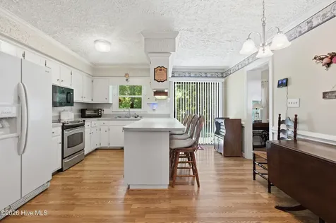 103 Quartre Circle New Bern NC 28560