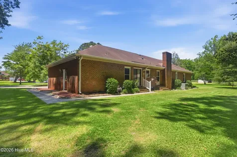 103 Quartre Circle New Bern NC 28560