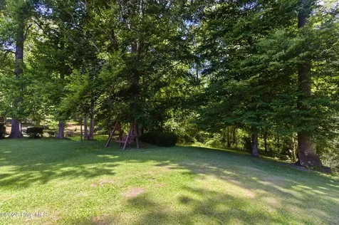 103 Quartre Circle New Bern NC 28560