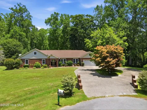 103 Quartre Circle New Bern NC 28560