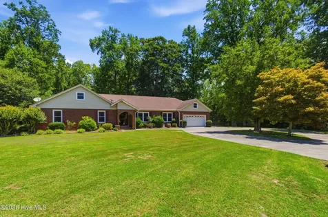 103 Quartre Circle New Bern NC 28560