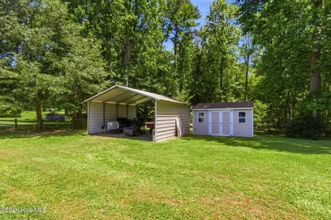 103 Quartre Circle New Bern NC 28560