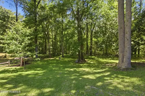 103 Quartre Circle New Bern NC 28560