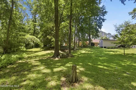 103 Quartre Circle New Bern NC 28560