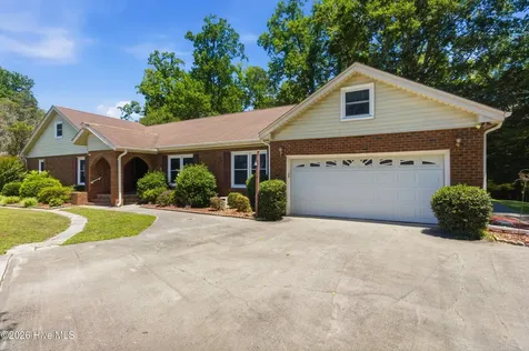 103 Quartre Circle New Bern NC 28560