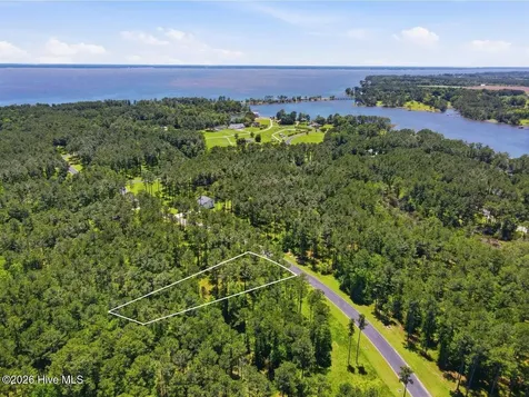 130 Ocracoke Drive Oriental NC 28571