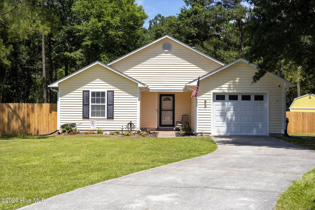 206 Blueberry Court Hubert NC 28539