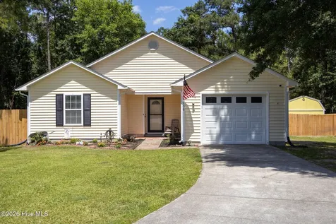 206 Blueberry Court Hubert NC 28539