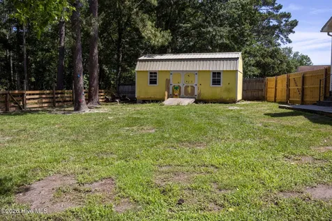 206 Blueberry Court Hubert NC 28539