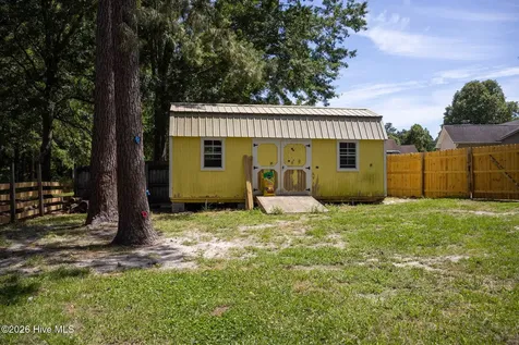 206 Blueberry Court Hubert NC 28539