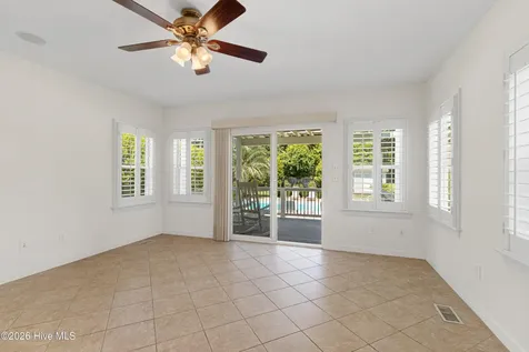 117 Hodges Street Morehead City NC 28557