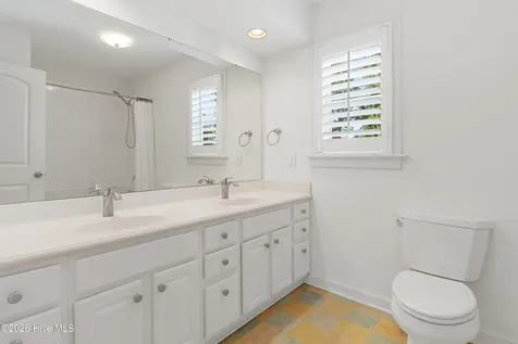 117 Hodges Street Morehead City NC 28557