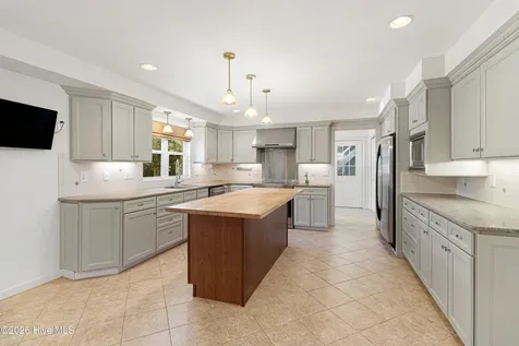117 Hodges Street Morehead City NC 28557