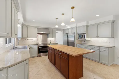 117 Hodges Street Morehead City NC 28557