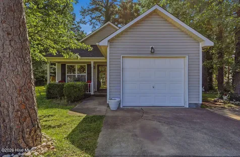 709 Foy Avenue Maysville NC 28555