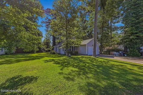 709 Foy Avenue Maysville NC 28555