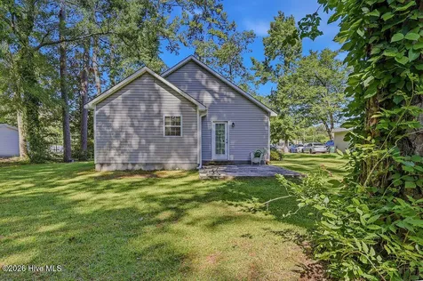 709 Foy Avenue Maysville NC 28555