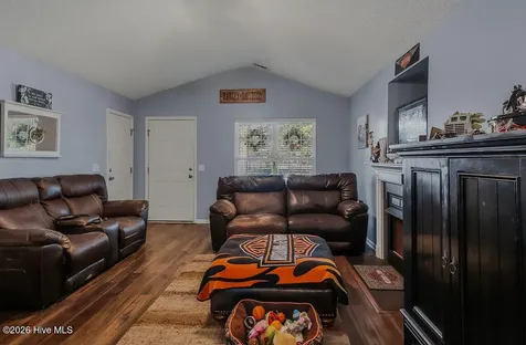 709 Foy Avenue Maysville NC 28555