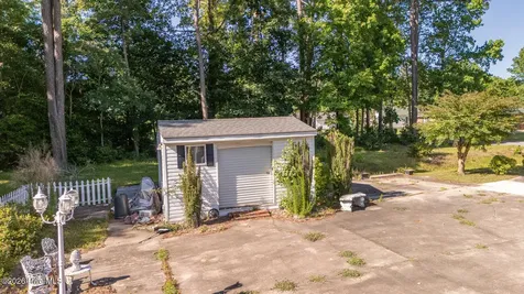 210 Hines Avenue Elizabeth City NC 27909