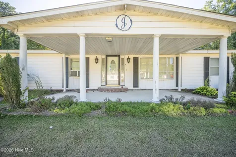 210 Hines Avenue Elizabeth City NC 27909