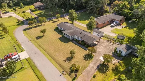 210 Hines Avenue Elizabeth City NC 27909