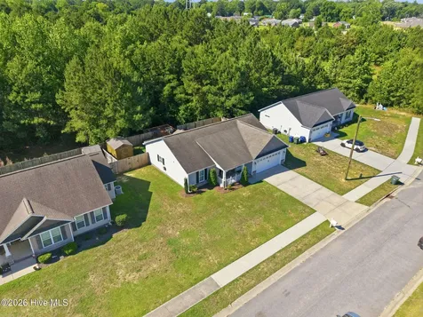 322 Tamarack Drive Ayden NC 28513