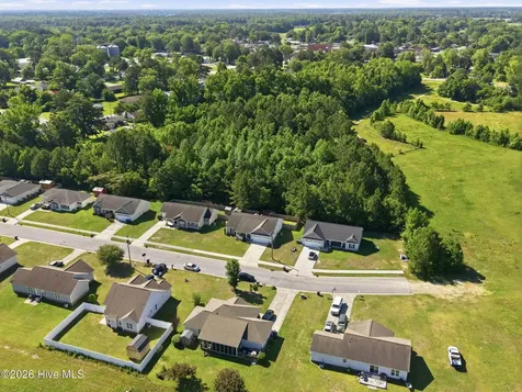 322 Tamarack Drive Ayden NC 28513